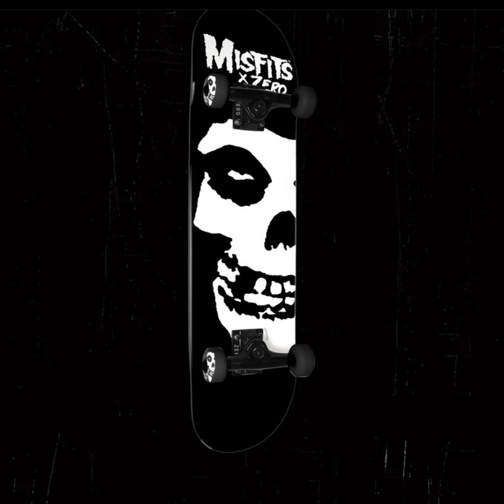 ZERO Misfits Fiend Skull Complete Skateboard "8,25" - Black White