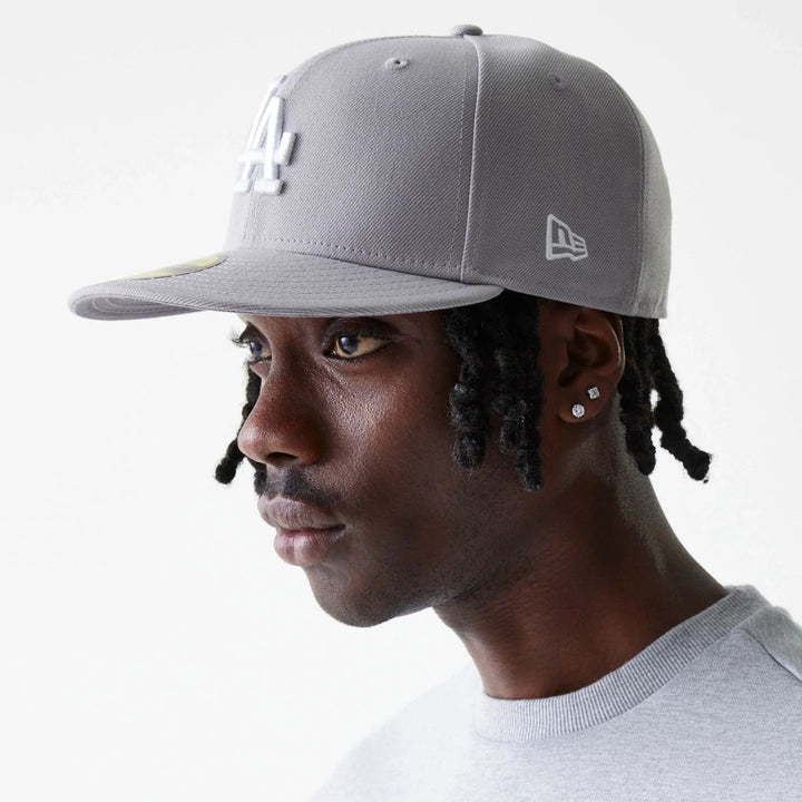 New Era 31950 LA Dodgers Essential 59FIFTY Fitted Cap - Grau