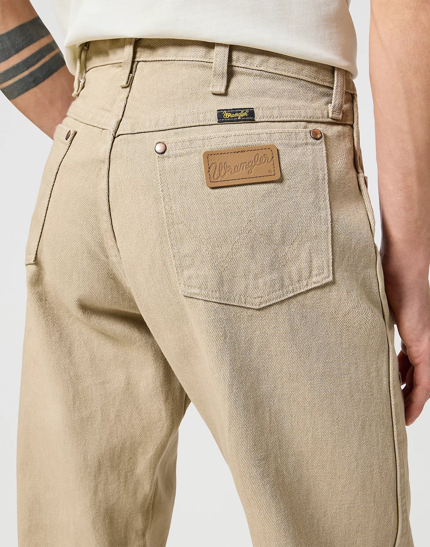 Wrangler 13MWZ Jeans - Prewashed Tan
