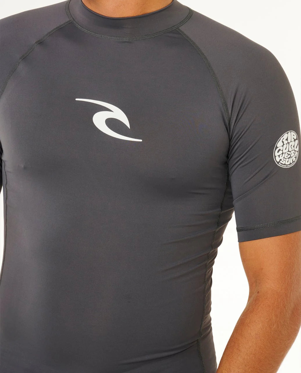 Ripcurl Kurzarm T-Shirt mit 50 UV-Schutz Waves -  Charcoal Grey