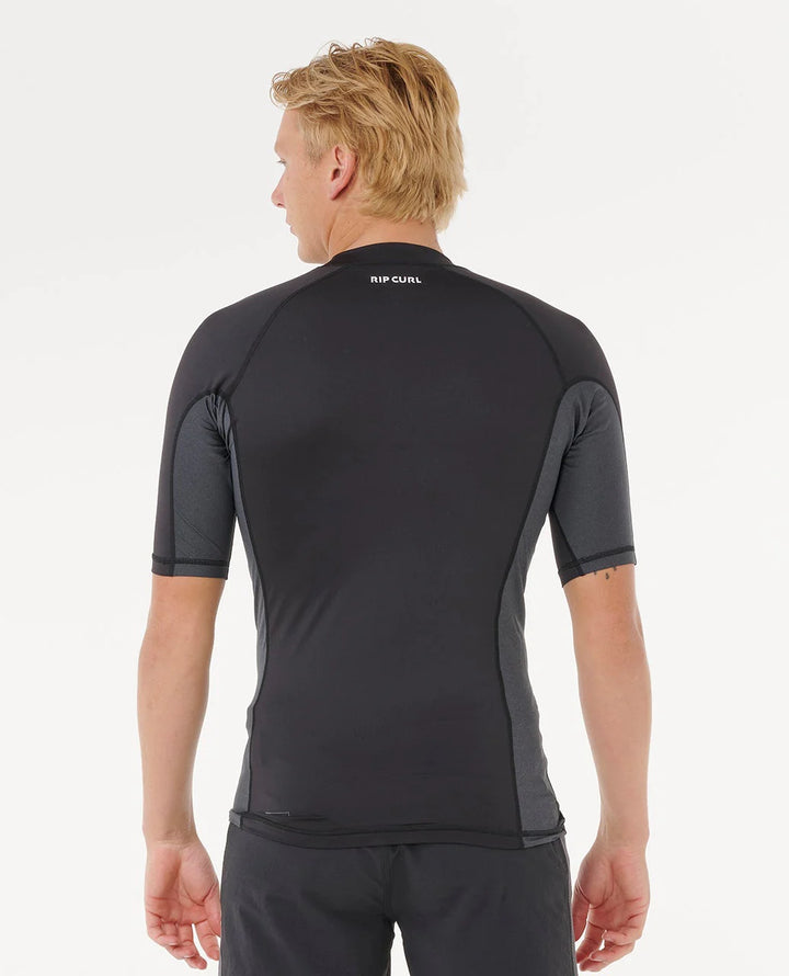 Ripcurl Kurzarm T-Shirt mit 50 UV-Schutz Waves - Black