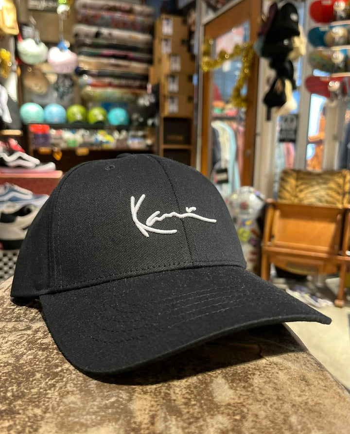 Karl Kani SIGNATURE ESSENTIAL CAP - Black