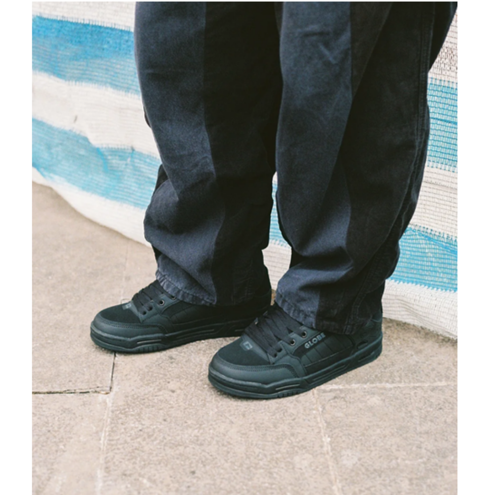 Globe Tilt Shoe - Black Red Tarta