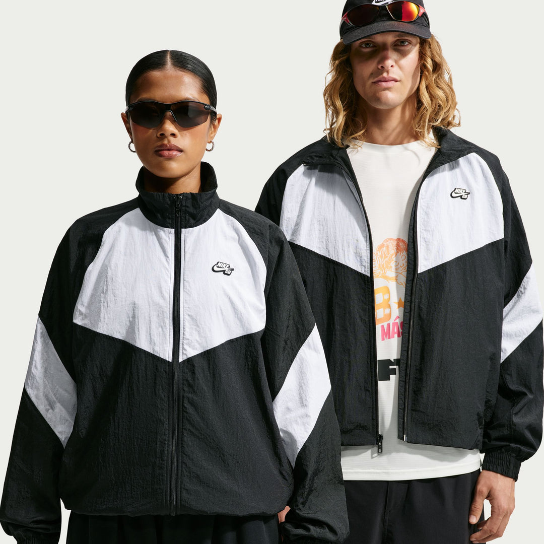 Nike SB IQ 6777 Jacke - 010 Schwarz Weiß