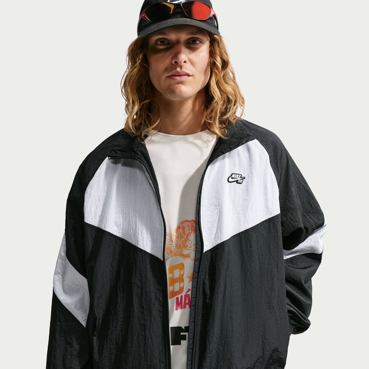 Nike SB IQ 6777 Jacke - 010 Schwarz Weiß