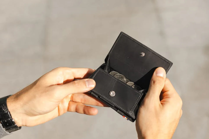 Garzini / Hunterson Essenziale Magic Coin 7 Card Wallet - Carbon Black
