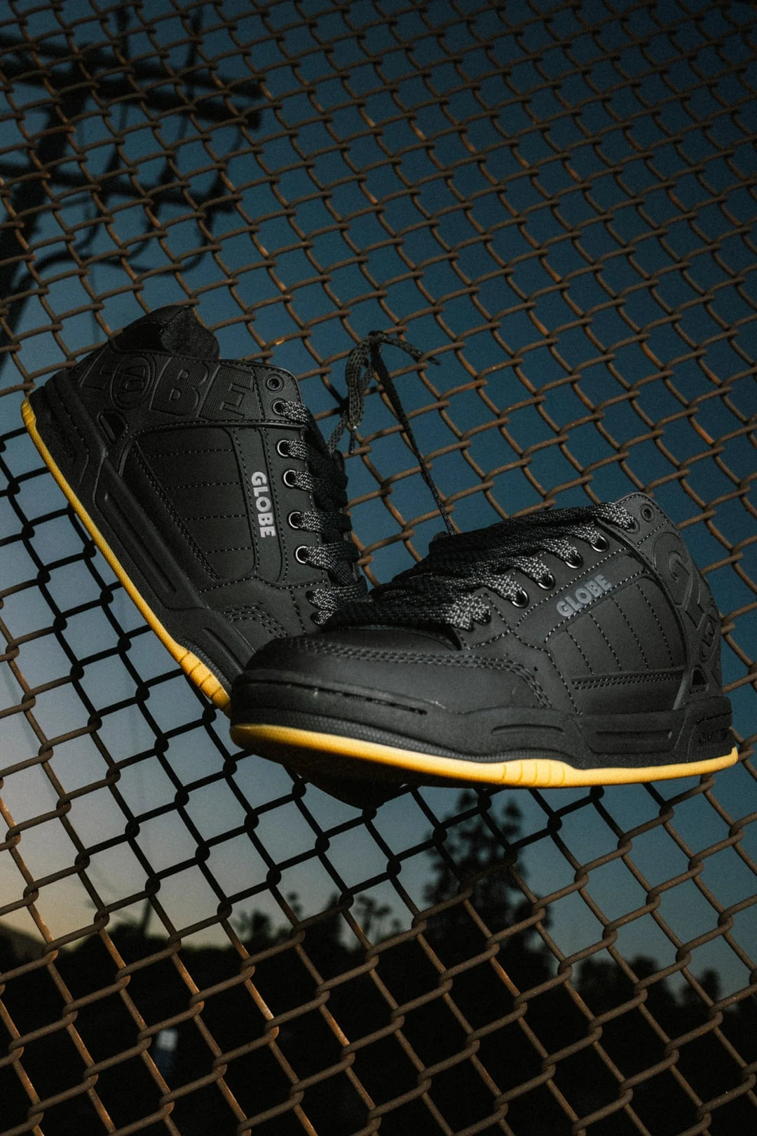 Globe Tilt Shoe - Dark Shadow / Phantom