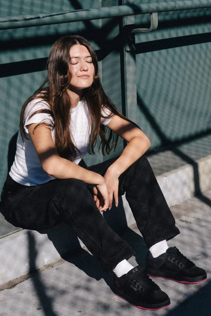 Globe Tilt Shoe - Black / Black / Pink