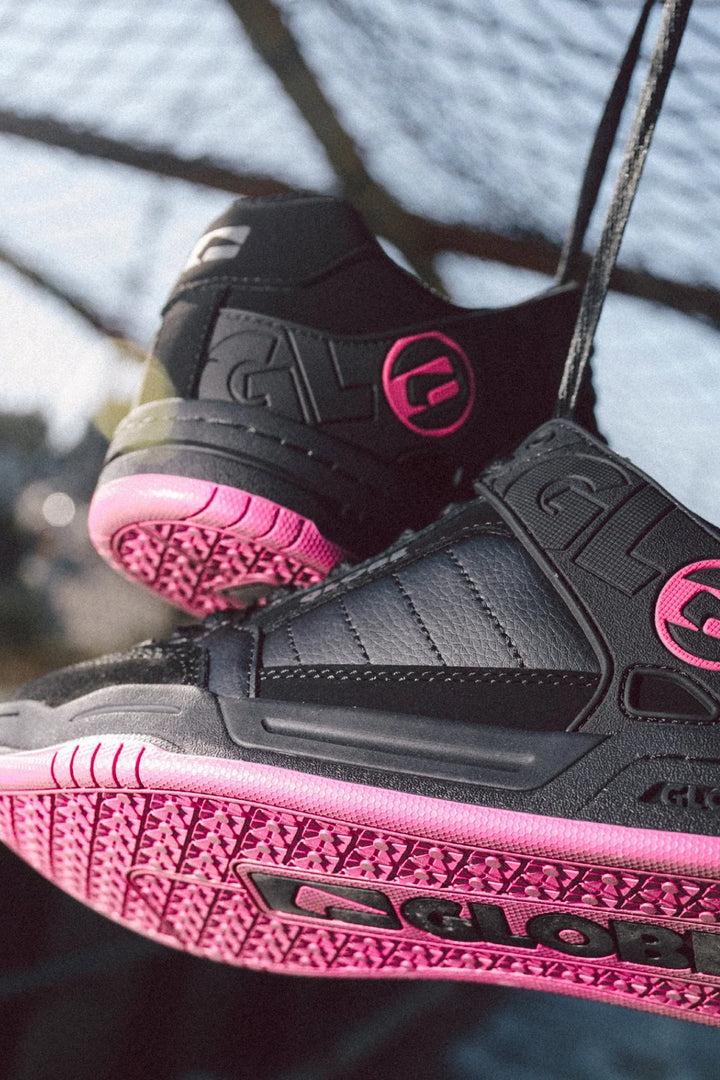 Globe Tilt Shoe - Black / Black / Pink