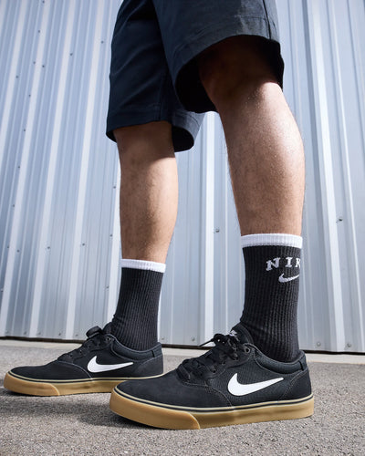 Nike SB 3493 Chron 2 Shoe - Schwarz / Schwarz / Gum Light Brown / Weiß 002