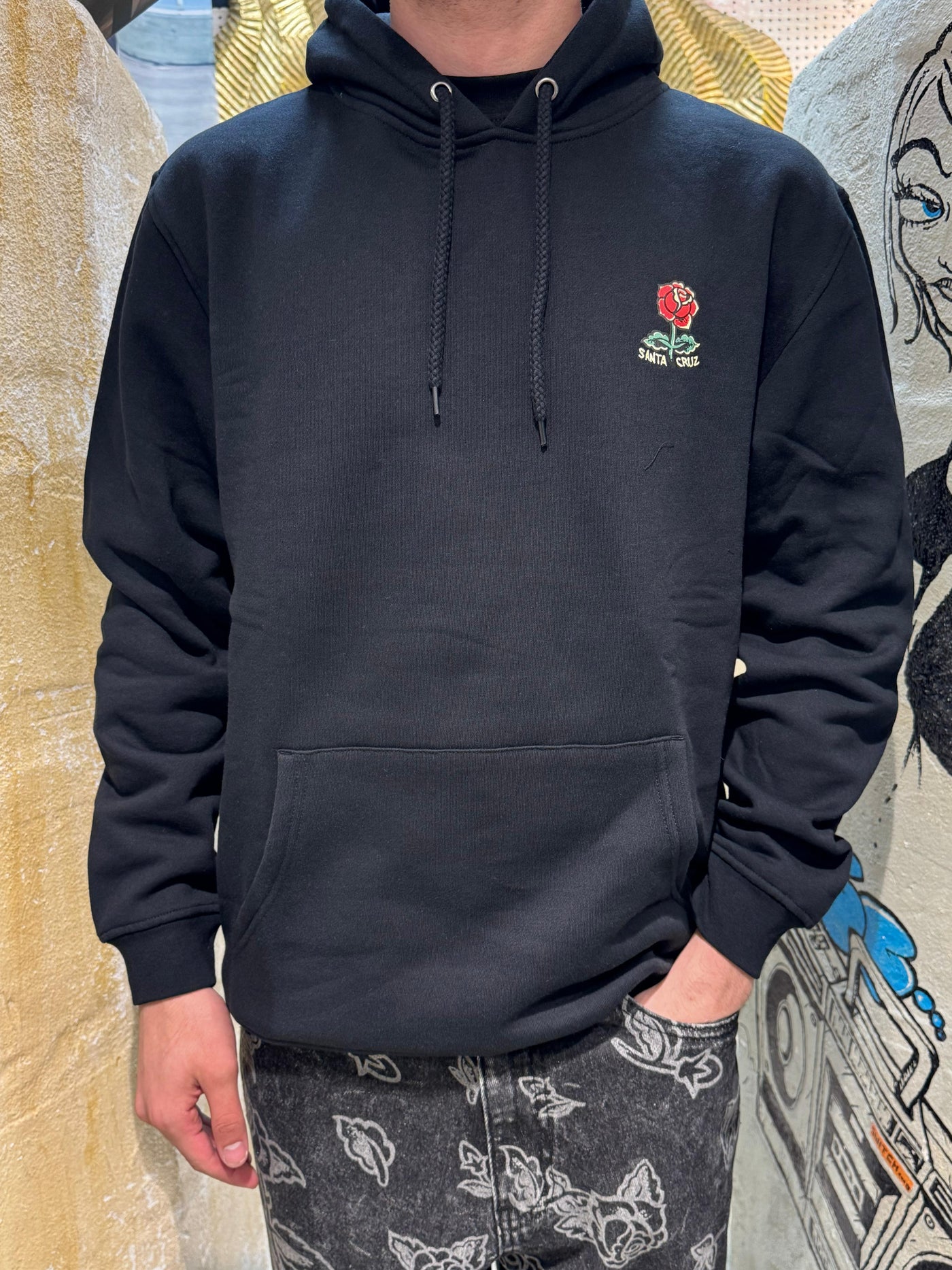 Santa Cruz Screaming Rose hood  -Black