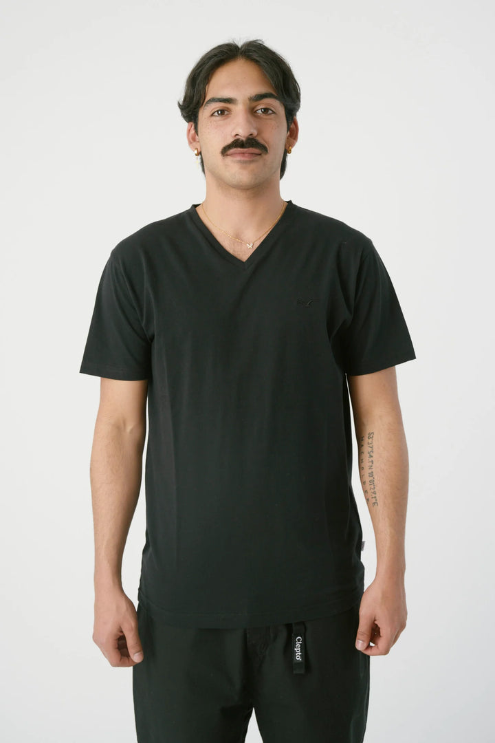 Cleptomanicx Ligull V-Neck Regular Tee - Black