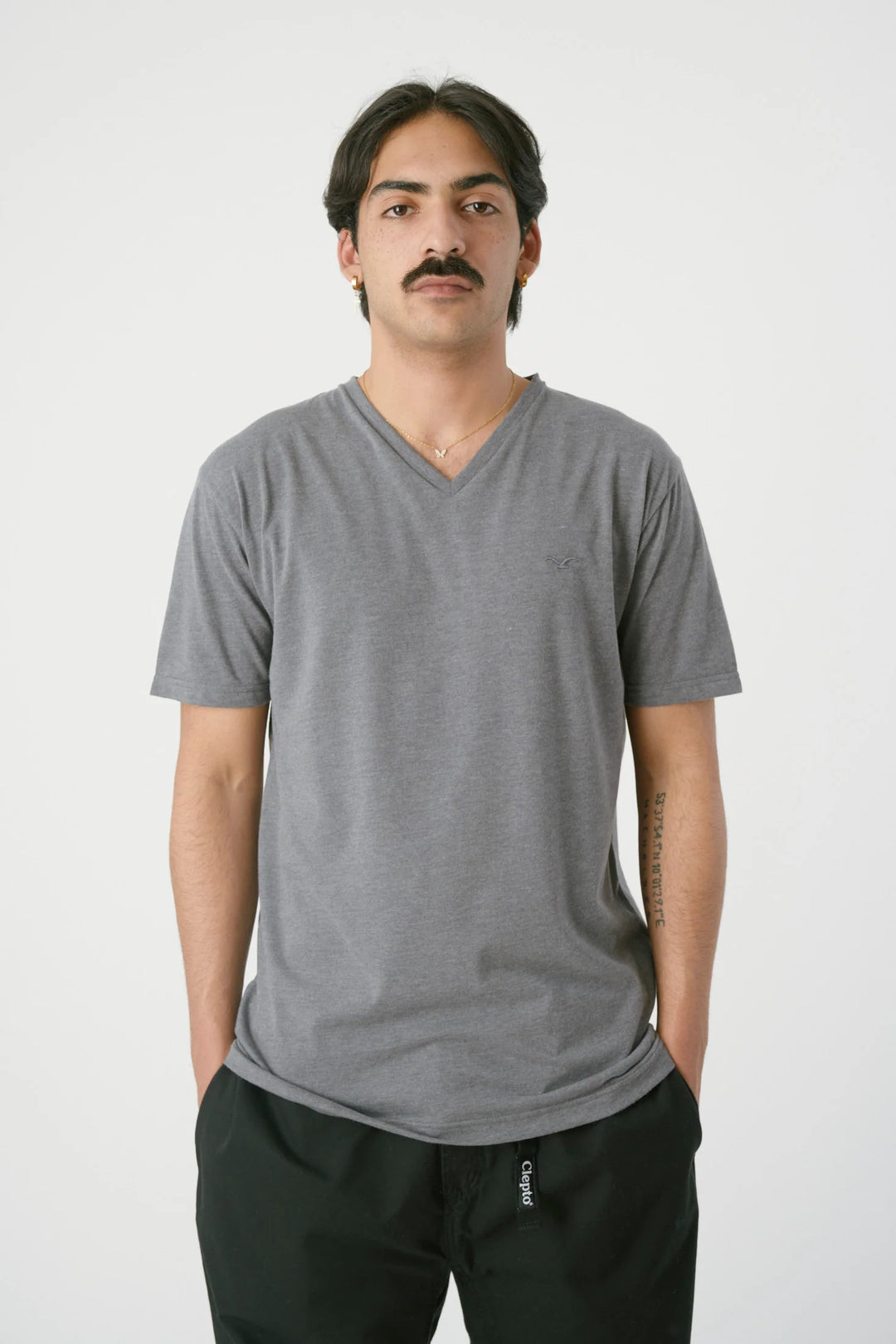 Cleptomanicx Ligull V-Neck Regular Tee - Heather Forged Iron