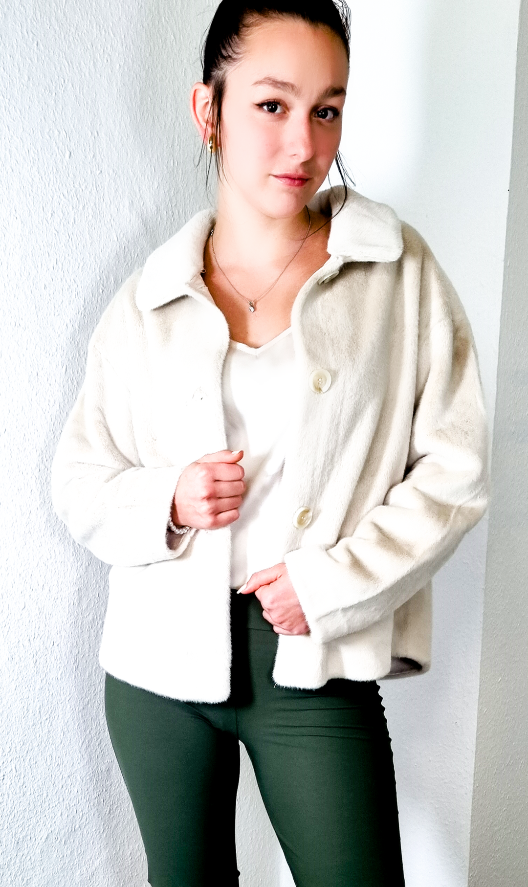 pride to BE Daria Shorthair Mink Jacke - Off White Outlet