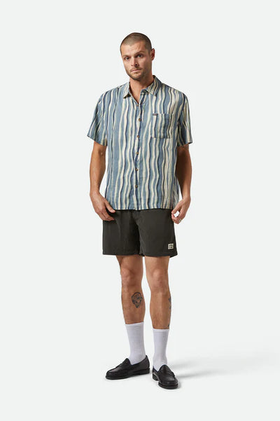 Brixton CRU Slub Relaxed S/S Kurz Arm Shirt - Basalt Blau Malerischer Streifen