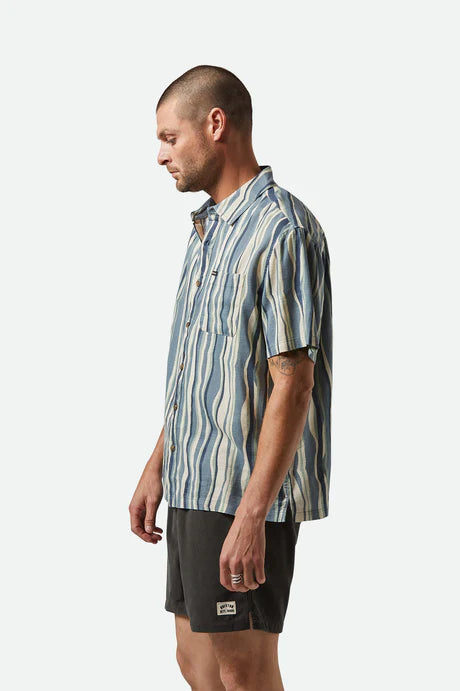 Brixton CRU Slub Relaxed S/S Kurz Arm Shirt - Basalt Blau Malerischer Streifen